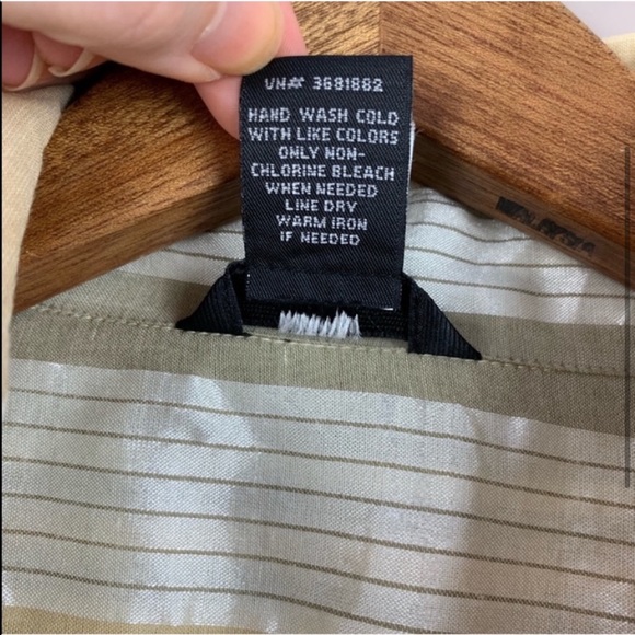 🌿Mossimo Gold Button Down Blouse - Picture 3 of 5